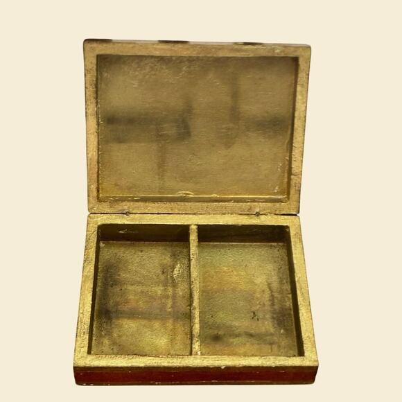 Vintage Florentine Gold Box – 5.5” Gilt Decor, Distressed Charm - Picture 2 of 4